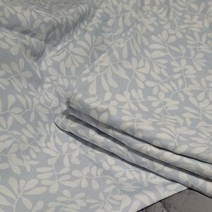 Light Blue Leaf-Print King Size Pillow Cases (4)